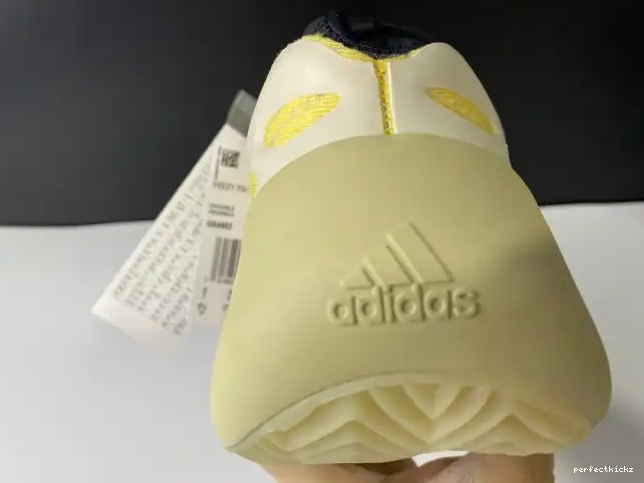 ADIDAS YEEZY 700 SRPHYM